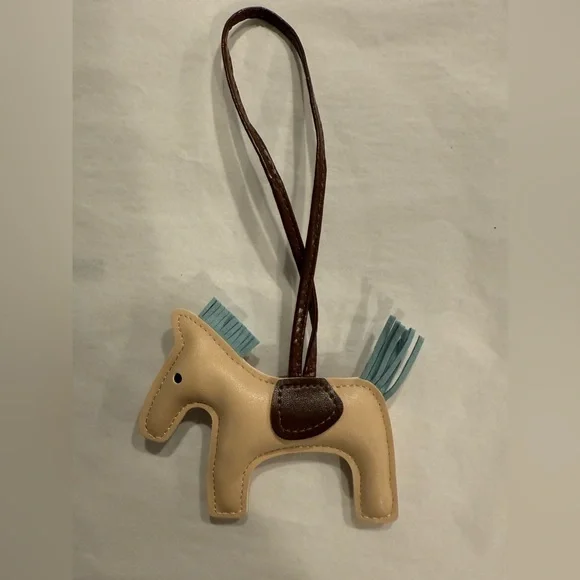 Handbag Horse Charm - Picture 2 of 2